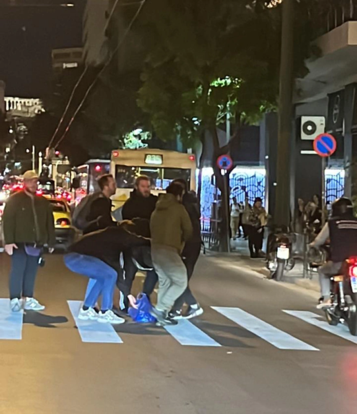 Χρήστης ναρκωτικών λιποθύμησε στη μέση της Πατησίων